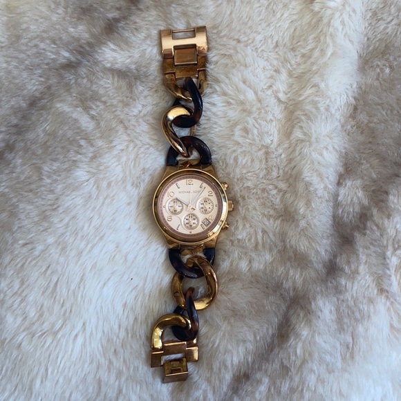Michael Kors Women’s Quartz Watch - Picture 2 of 7